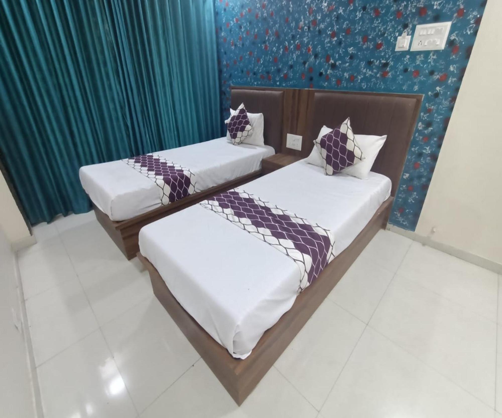 Hotel Om Sai Νάβι Μουμπάι Εξωτερικό φωτογραφία
