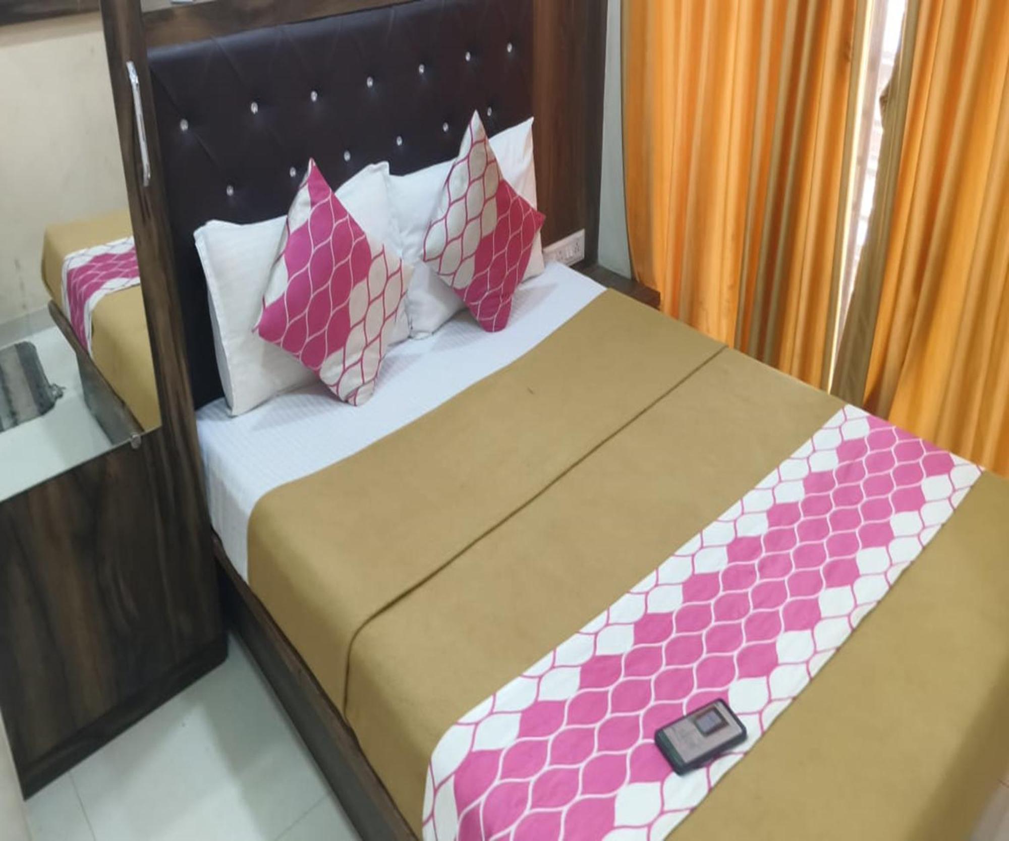 Hotel Om Sai Νάβι Μουμπάι Εξωτερικό φωτογραφία