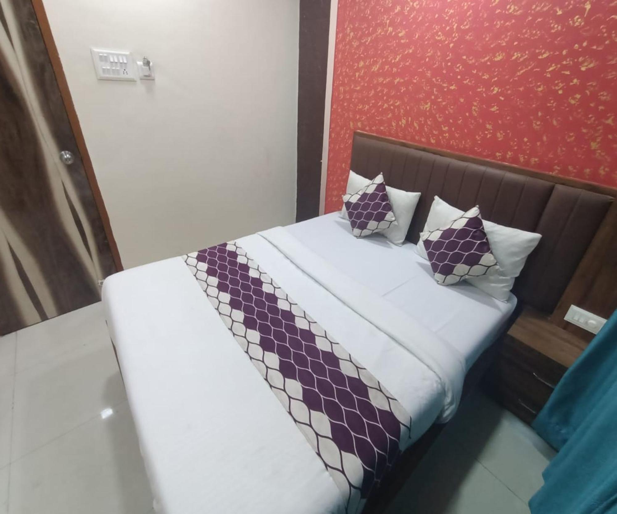 Hotel Om Sai Νάβι Μουμπάι Εξωτερικό φωτογραφία